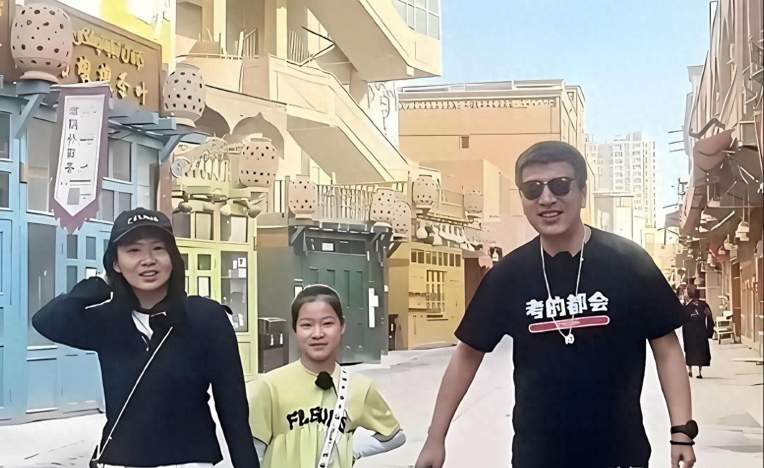 开云-张雪峰去世15天，原配李丽婧罕见发声，透露张姩菡近况，令人担忧